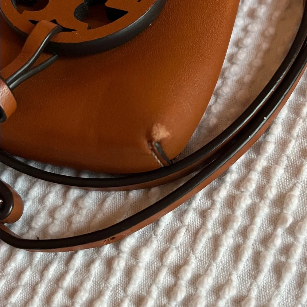 Authentic Tory Burch Miller Nano Leather Crossbody - Picture 5 of 17